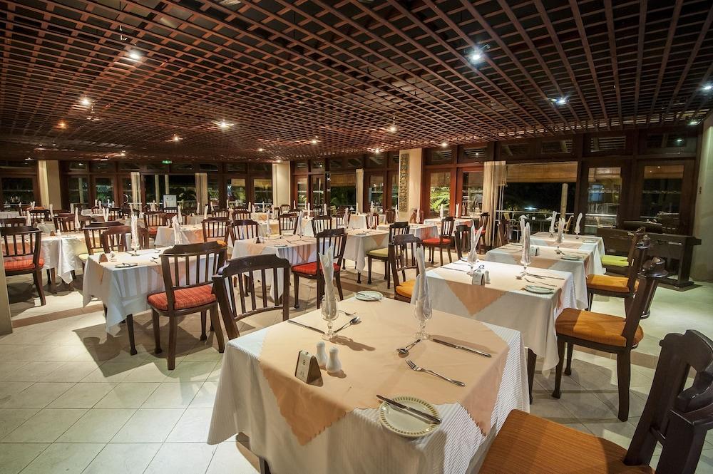 Jalsa Beach Hotel & Spa Poste Lafayette Екстериор снимка
